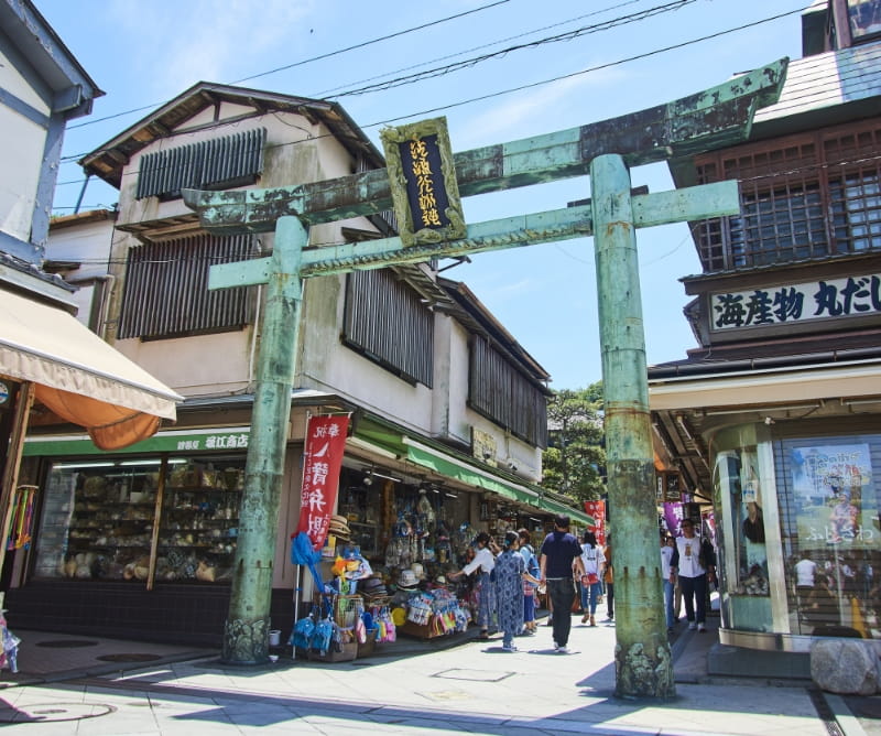 Enoshima Benzaiten Nakamise-dori Street