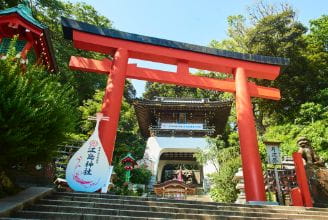 Enoshima Shrine and Enoshima Benzaiten Nakamise-dori Street