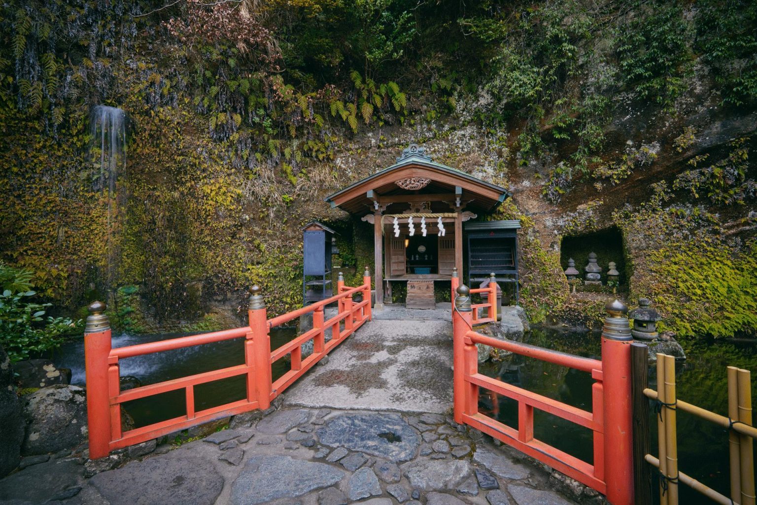 銭 洗 弁財天 宇賀 福 神社