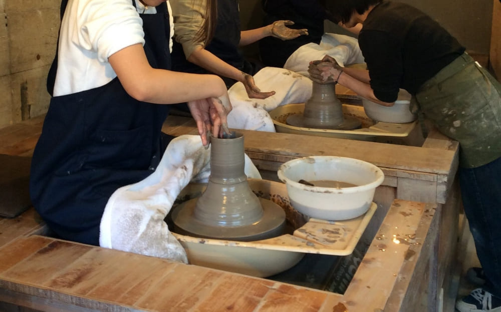 体験工房 はせ陶の作陶体験の様子
